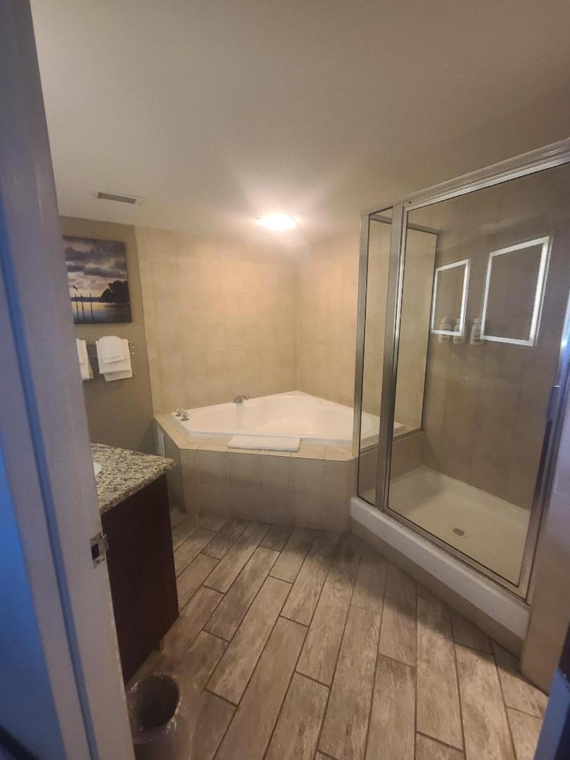 Ocean Reef Suites Kill Devil Hills Rum bild